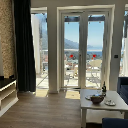 Otel Azure Palm